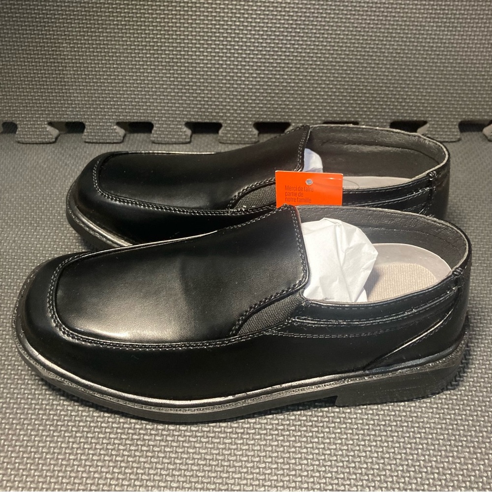 Deer Stags Boys Brian Slip On Dress Shoe- Size 5